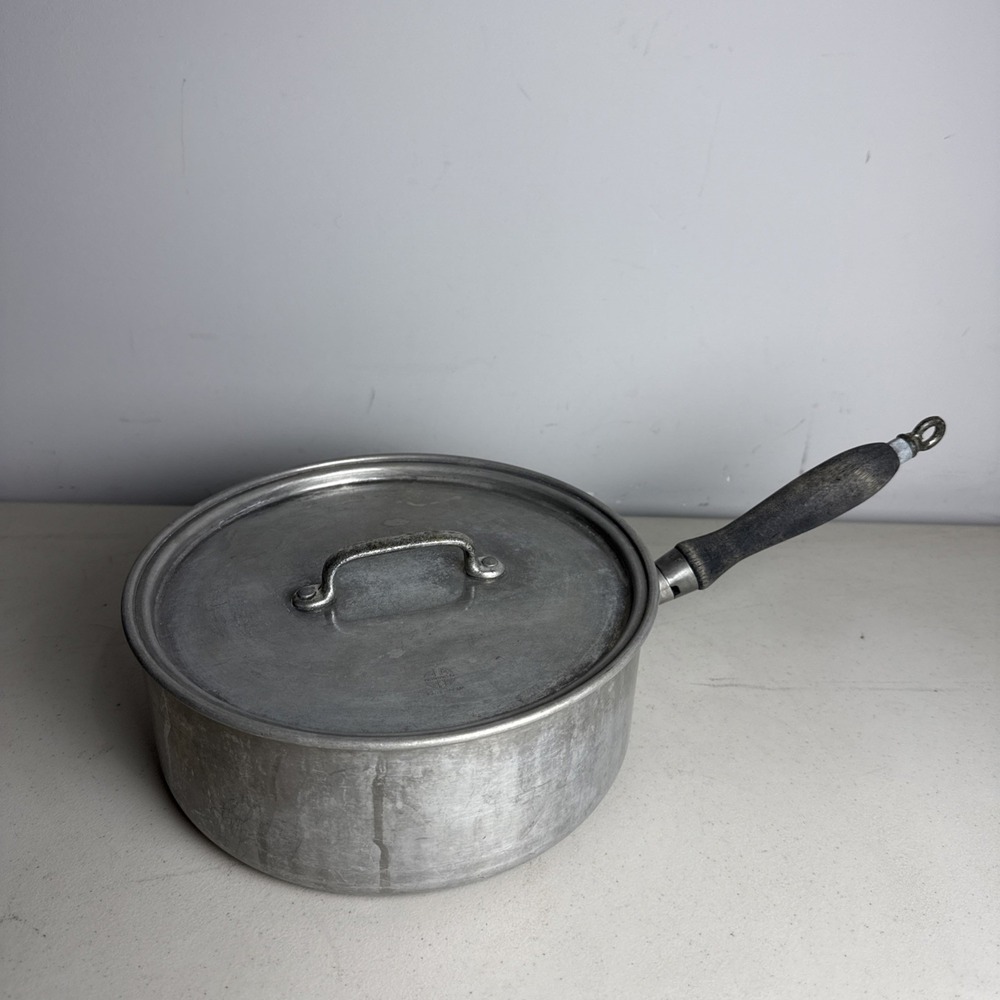 Vintage Wear Ever Aluminum Large Cooking Pot / Pan #1053 1/2 9.25" Wooden Handle